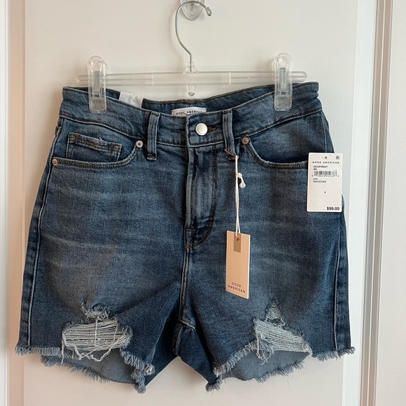 💙NWT Good American Good Curve High Waist
Cutoff Denim Shorts 💙 - Picture 5 of 7
